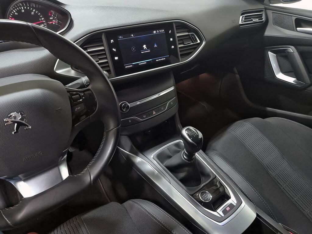 Peugeot 308 5P Allure Pack BlueHDi 130 S&S MAN 28
