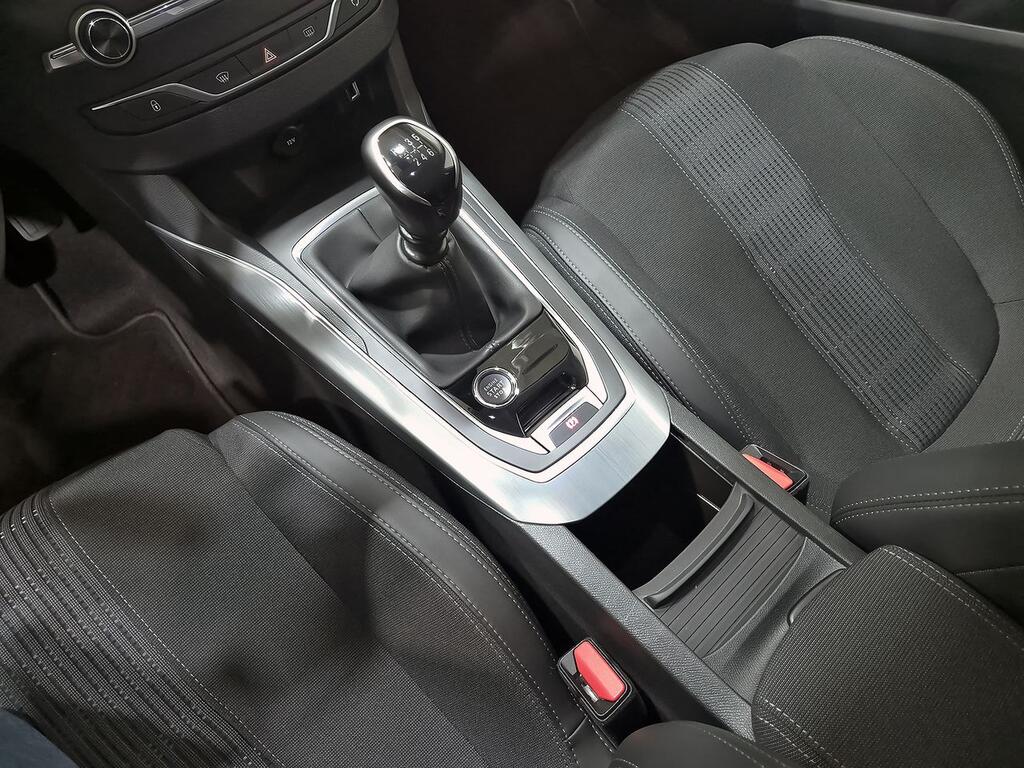 Peugeot 308 5P Allure Pack BlueHDi 130 S&S MAN 27