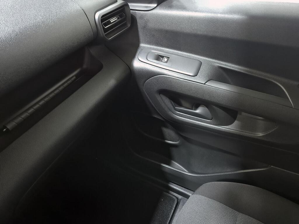 Peugeot Partner FURGON 1.5 BLUEHDI 73 PRO STANDARD 3P 600KG 27