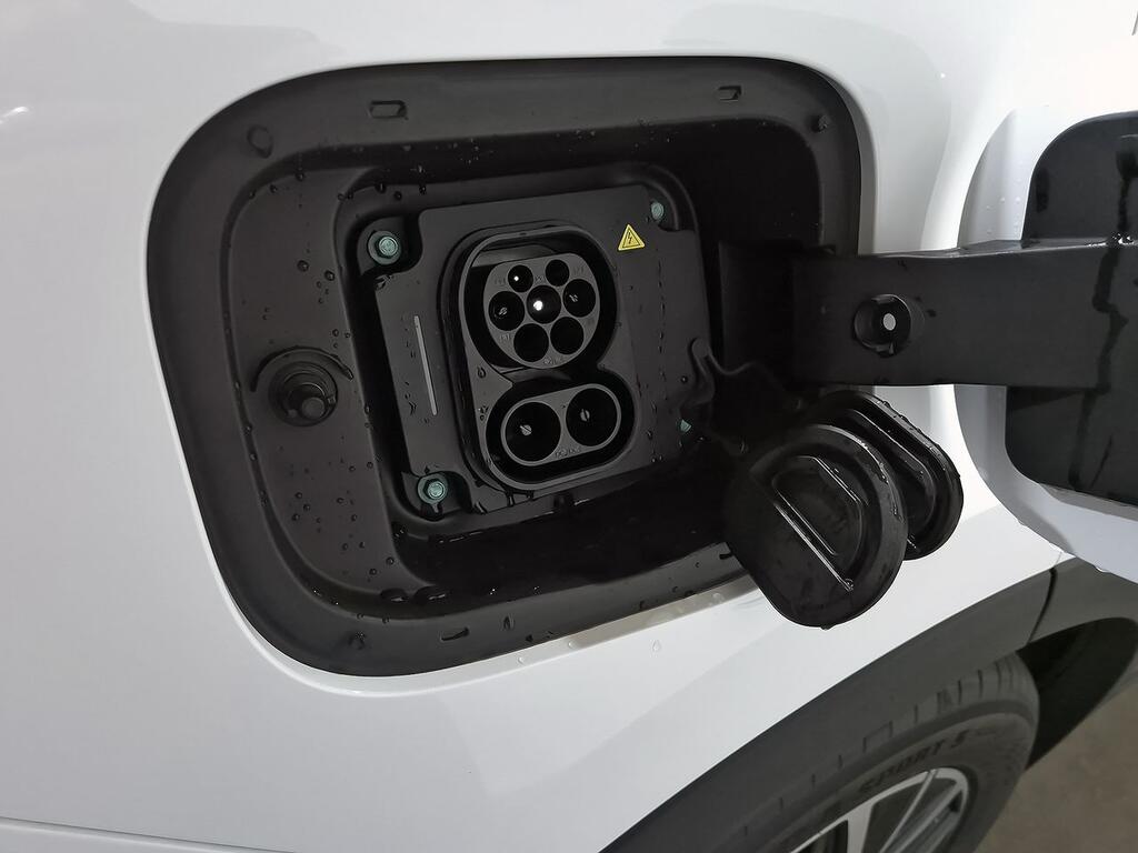 Ebro S700 1.5 TGDI PHEV Luxury E-CVT 14