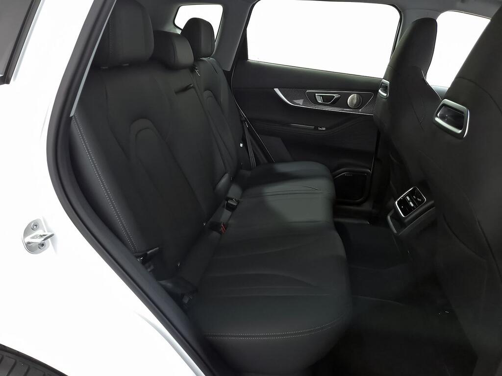 Ebro S700 1.5 TGDI PHEV Luxury E-CVT 7