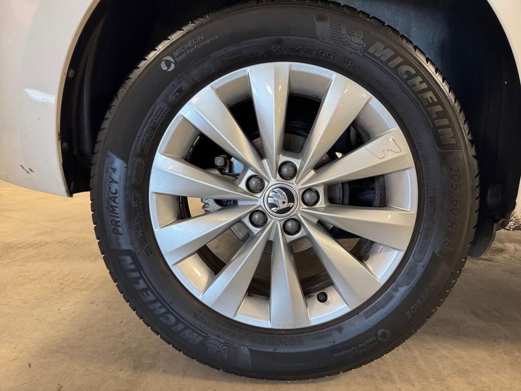 Skoda Kamiq 1.0 TSI 81kW (110CV) DSG Ambition 8