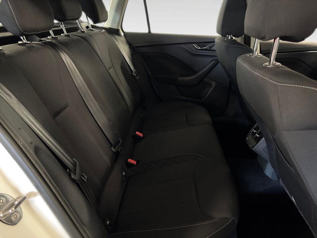 Skoda Kamiq 1.0 TSI 81kW (110CV) DSG Ambition 6