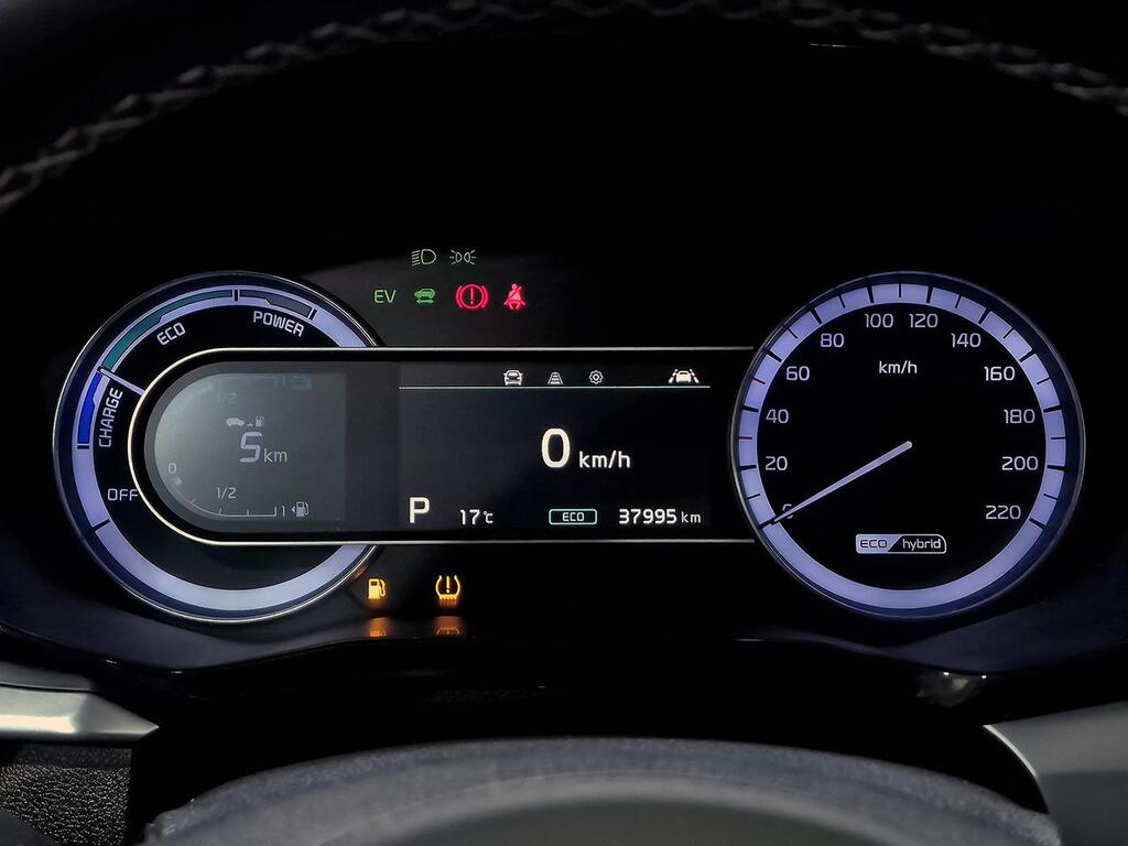 Kia Niro 1.6 GDi HEV 104kW (141CV) Concept 13