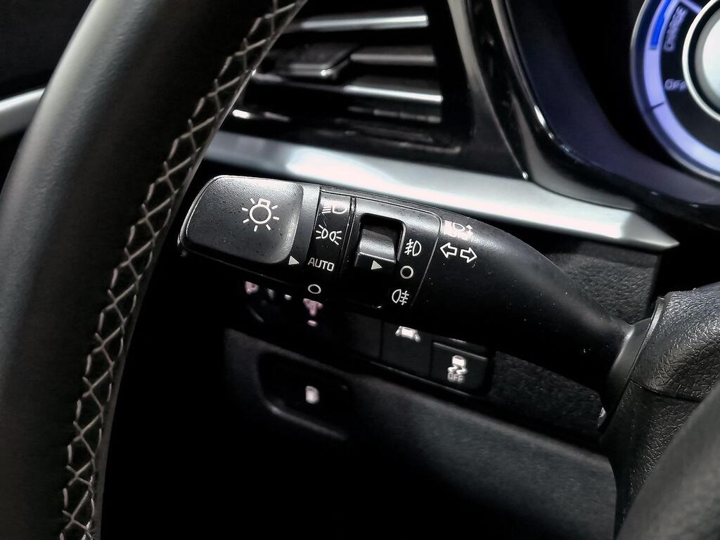 Kia Niro 1.6 GDi HEV 104kW (141CV) Concept 14