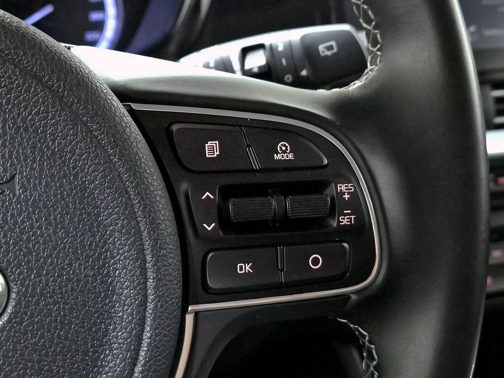 Kia Niro 1.6 GDi HEV 104kW (141CV) Concept 17
