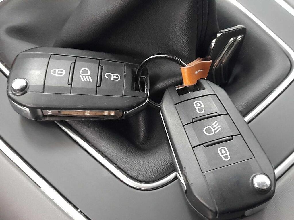 Citroën C5 Aircross PureTech 96kW (130CV) S&S Live Pack 28