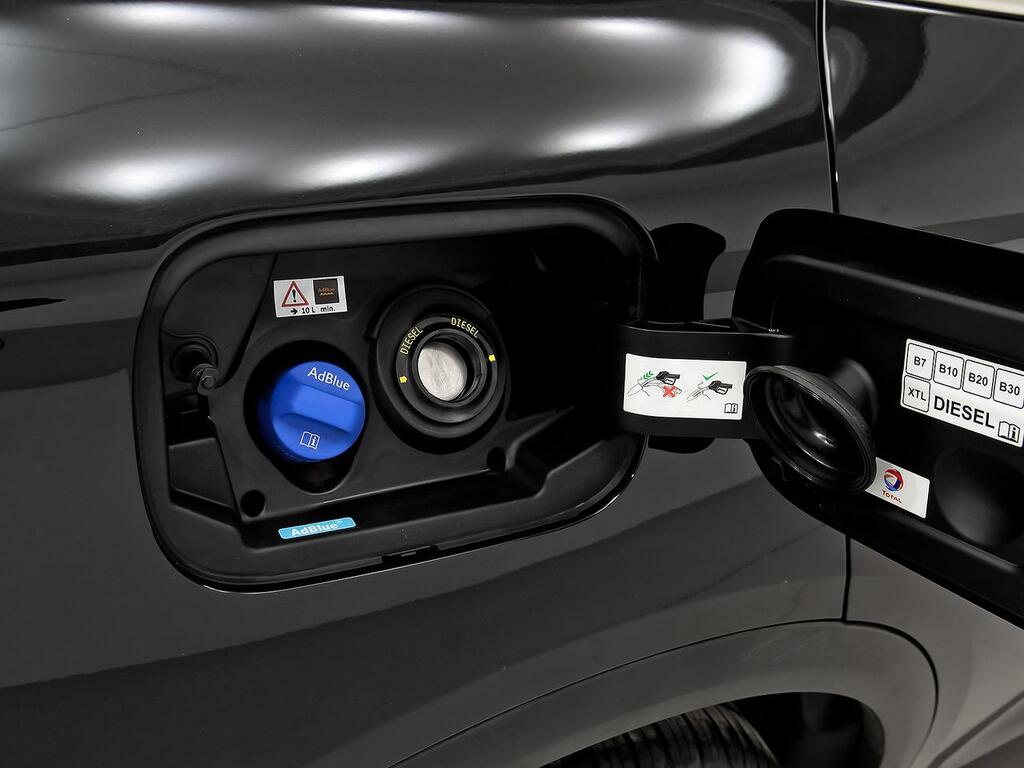 DS DS 7 BlueHDi DE 96kW (130CV) AT Bastille + 37