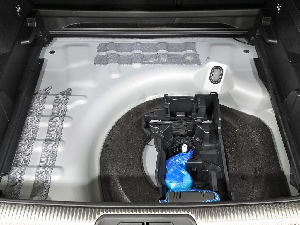 DS DS 7 BlueHDi DE 96kW (130CV) AT Bastille + 37