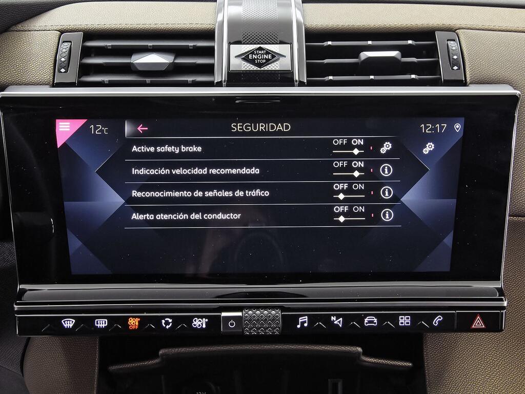 DS DS 7 BlueHDi DE 96kW (130CV) AT Bastille + 26