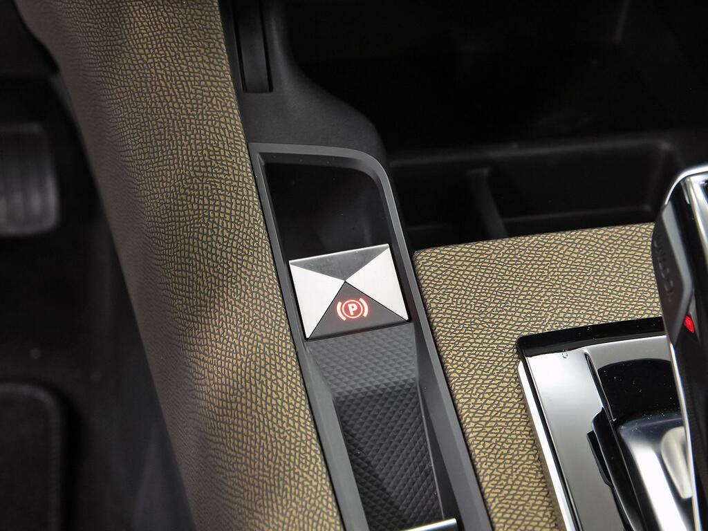 DS DS 7 BlueHDi DE 96kW (130CV) AT Bastille + 28