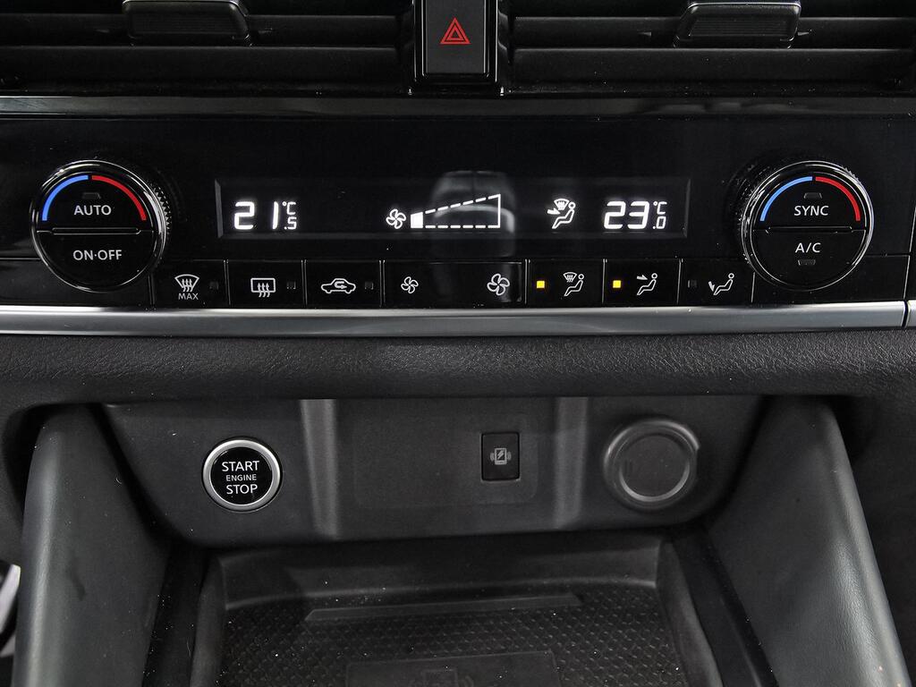 Nissan Qashqai DIG-T 103kW N-Connecta 28