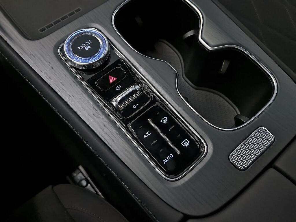 Ebro S800 1.6 TGDI Luxury 7 DCT 32