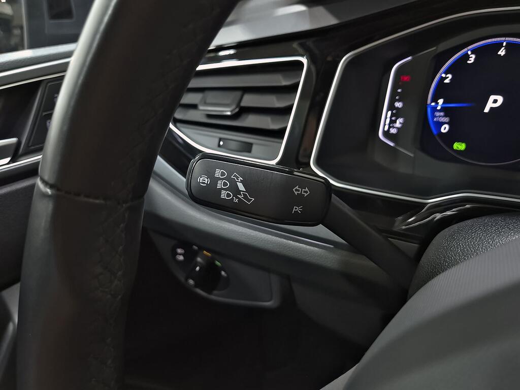 Volkswagen Taigo R-Line 1.0 TSI 81kW (110CV) 14