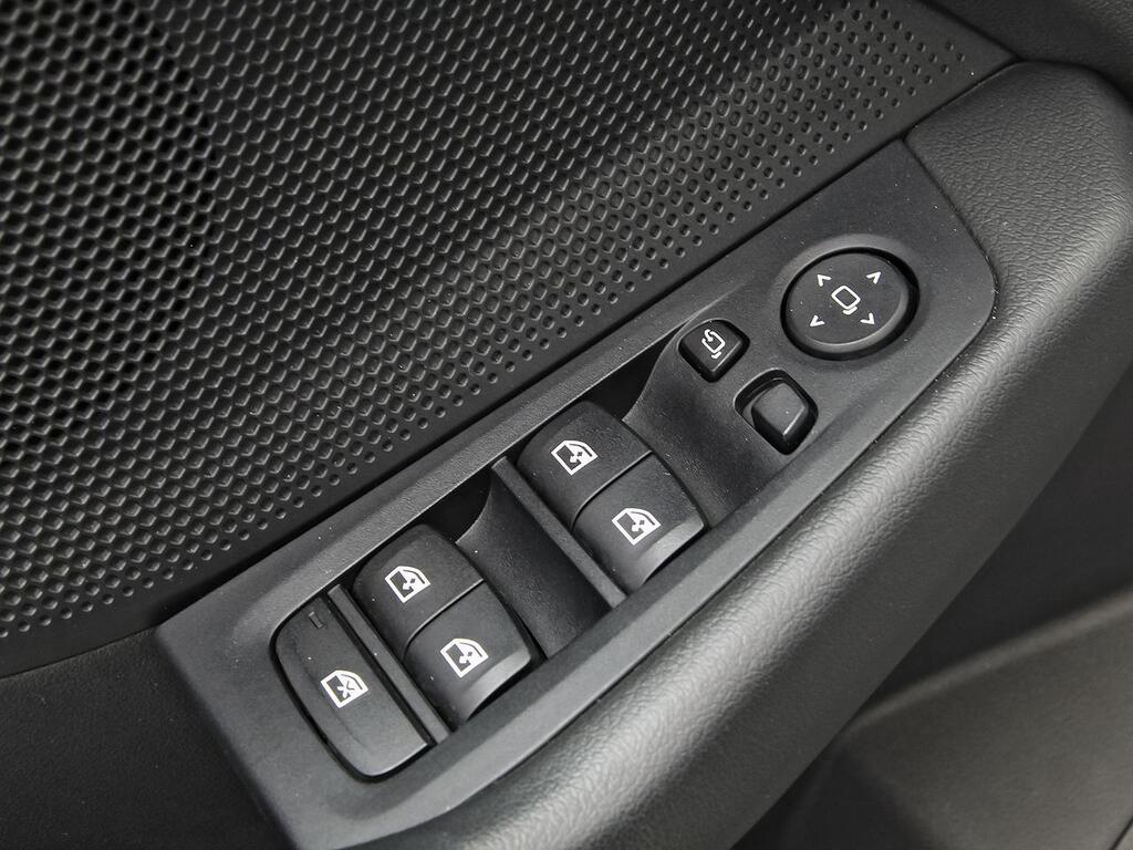 BMW Serie 1 118i 13