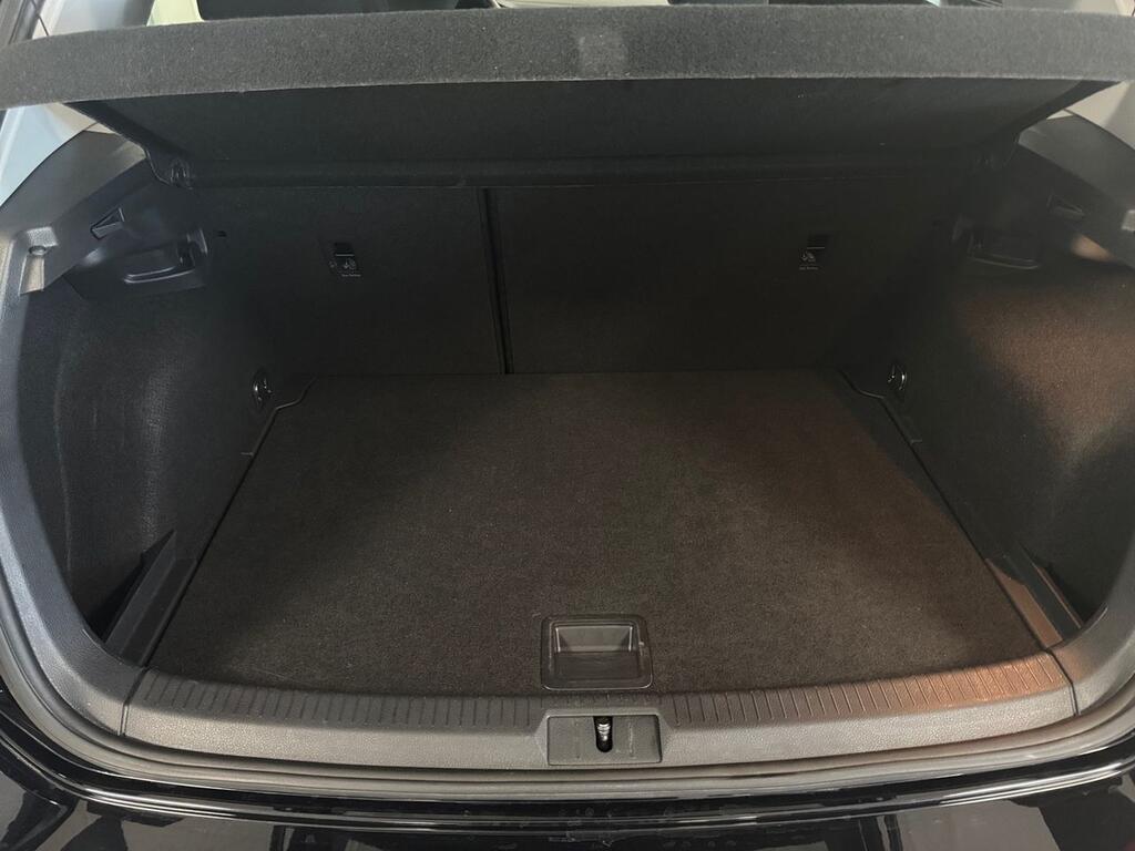 Volkswagen Golf Business 1.0 TSI 85kW (115CV) 7