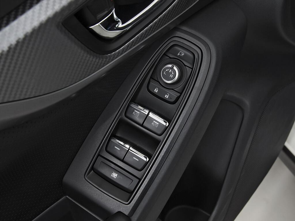 Subaru XV 2.0i Hybrid CVT Executive Plus 12