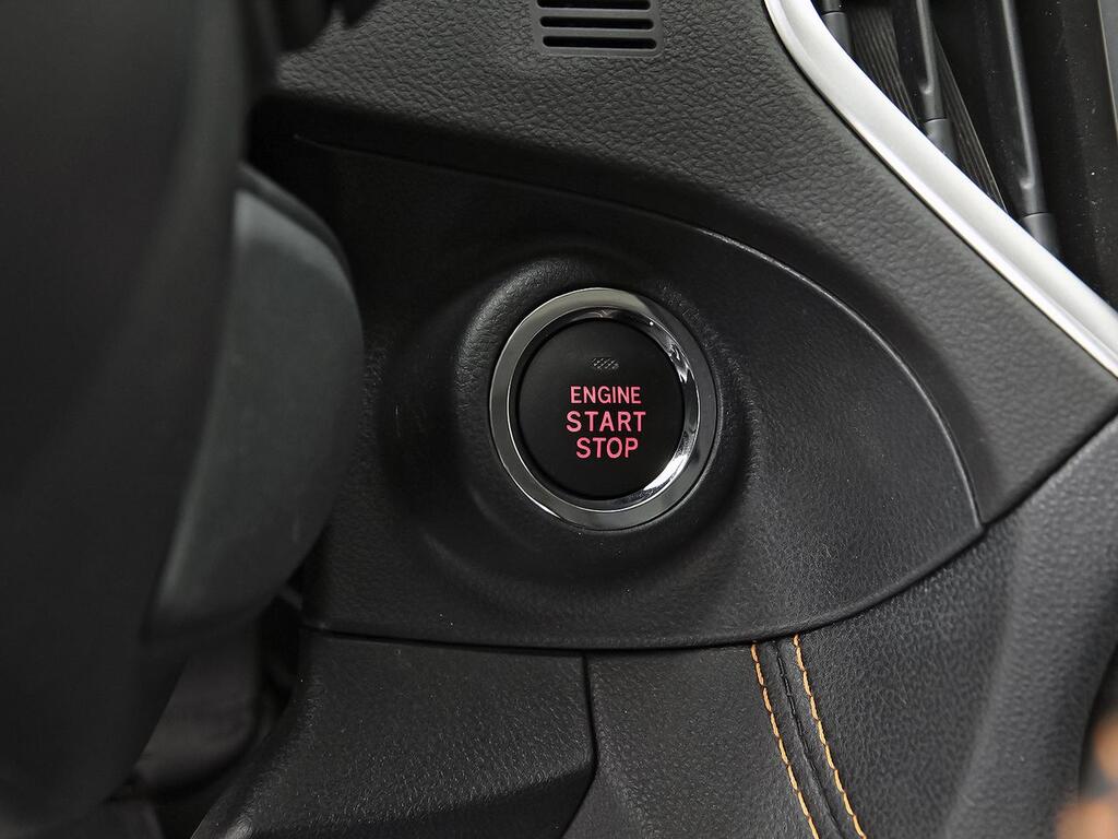 Subaru XV 2.0i Hybrid CVT Executive Plus 33