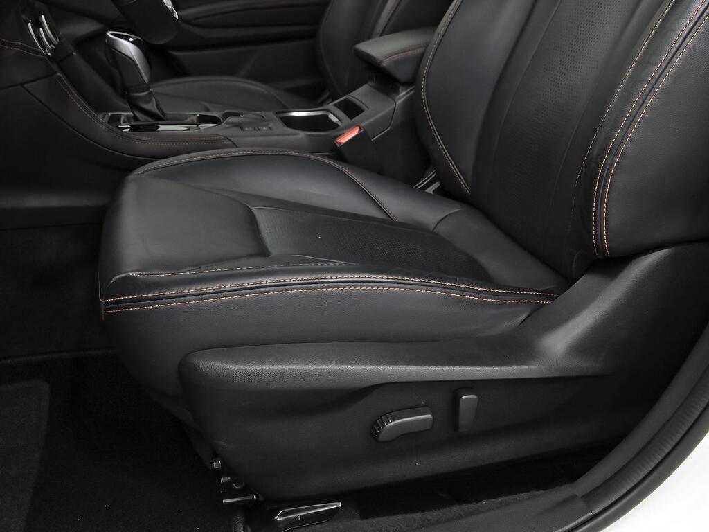 Subaru XV 2.0i Hybrid CVT Executive Plus 13