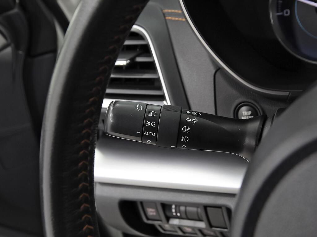 Subaru XV 2.0i Hybrid CVT Executive Plus 16