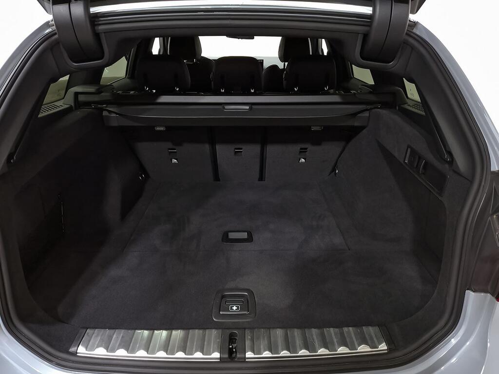 BMW Serie 3 318d Auto.Touring 9