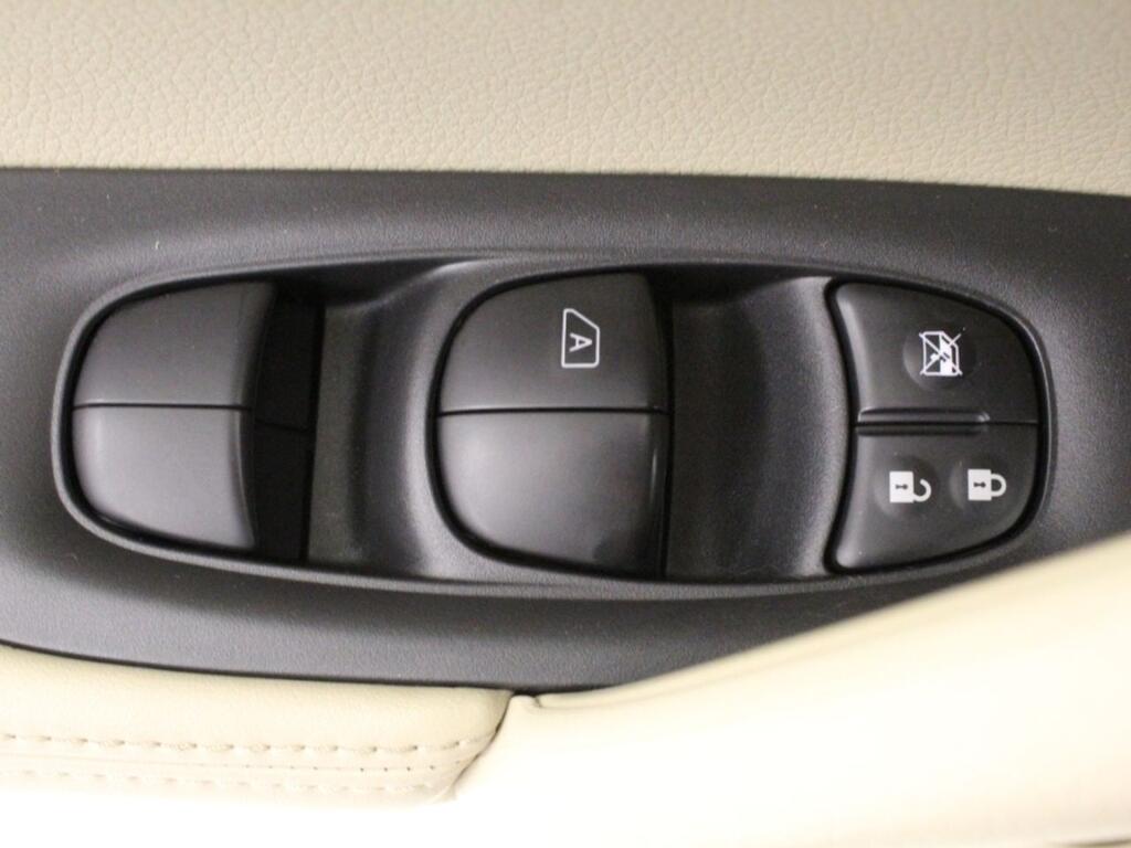 Nissan X-Trail 5 Plazas DIG-T 120 kW (163 CV) TEKNA 17
