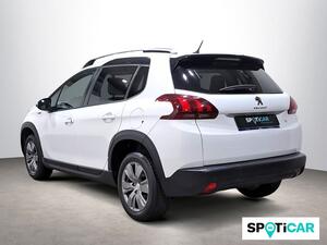 Peugeot 2008 Signature BlueHDi 100 S&S 5 Vel. MAN Peugeot 2008 Signature BlueHDi 100 S&S 5 Vel. MAN