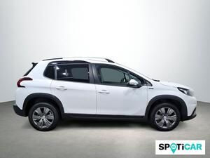 Peugeot 2008 Signature BlueHDi 100 S&S 5 Vel. MAN Peugeot 2008 Signature BlueHDi 100 S&S 5 Vel. MAN