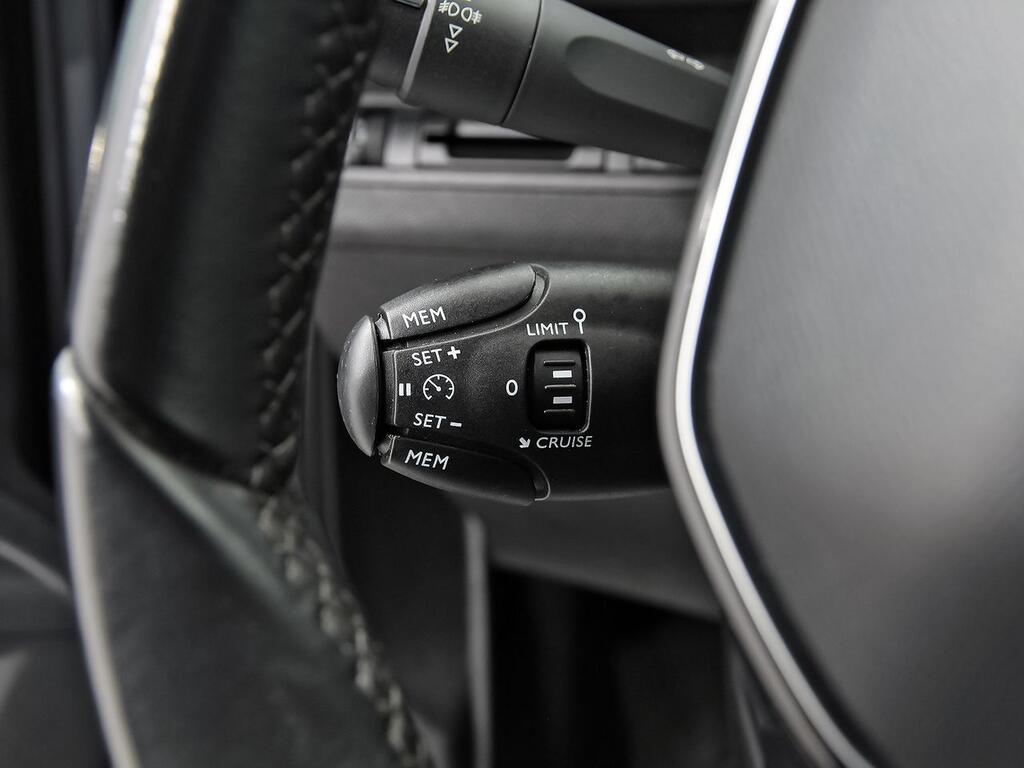 Peugeot 3008 1.2 PureTech 96KW (130CV) S&S Allure 17