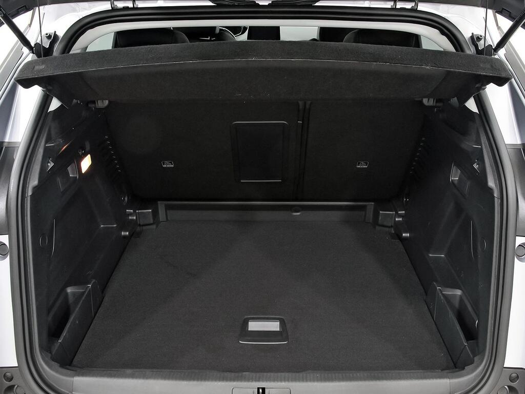 Peugeot 3008 1.2 PureTech 96KW (130CV) S&S Allure 10