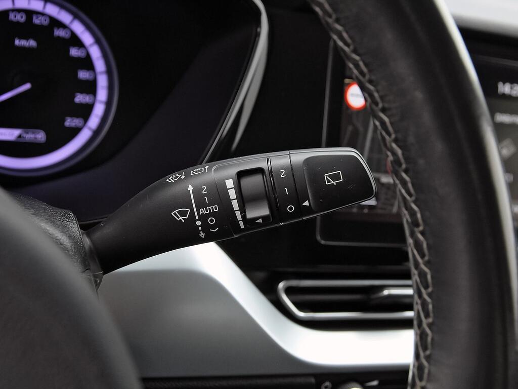 Kia Niro 1.6 GDi HEV 104kW (141CV) Drive 34