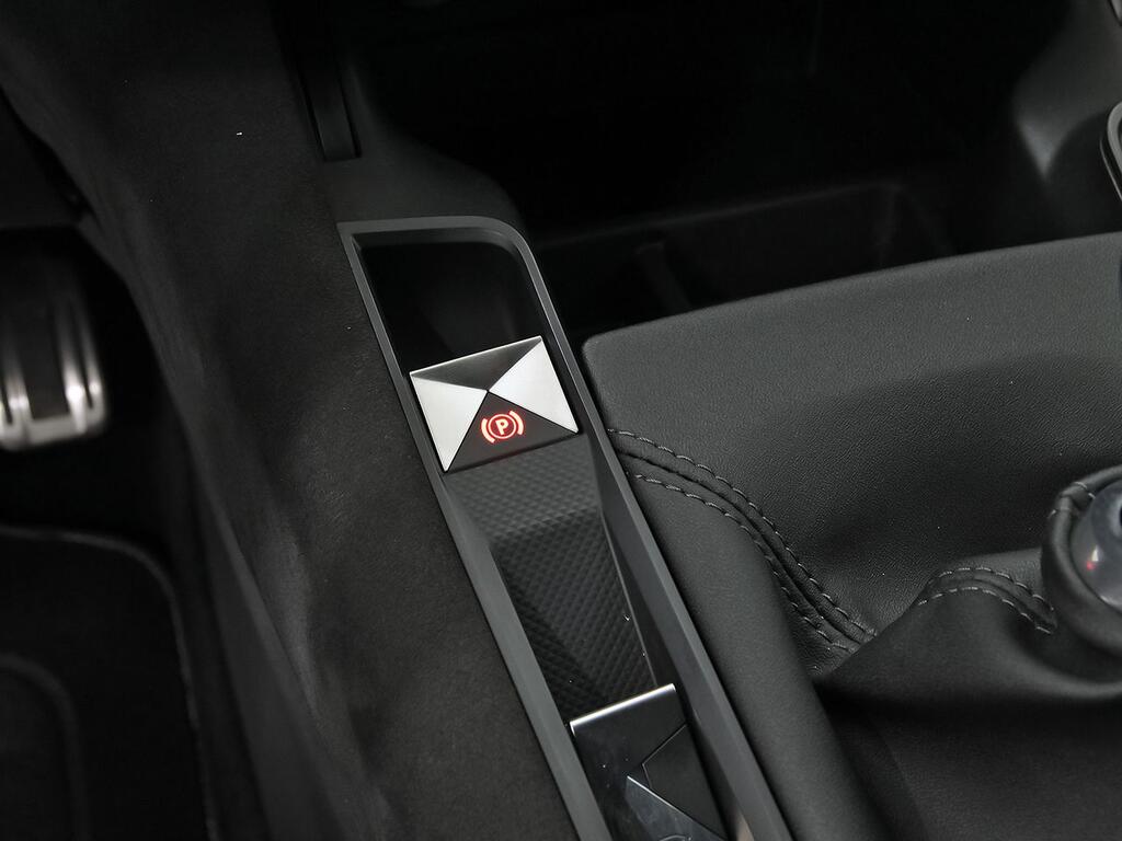 DS DS 7 BlueHDi DE 96kW (130CV) PERFORMANCE LINE 27