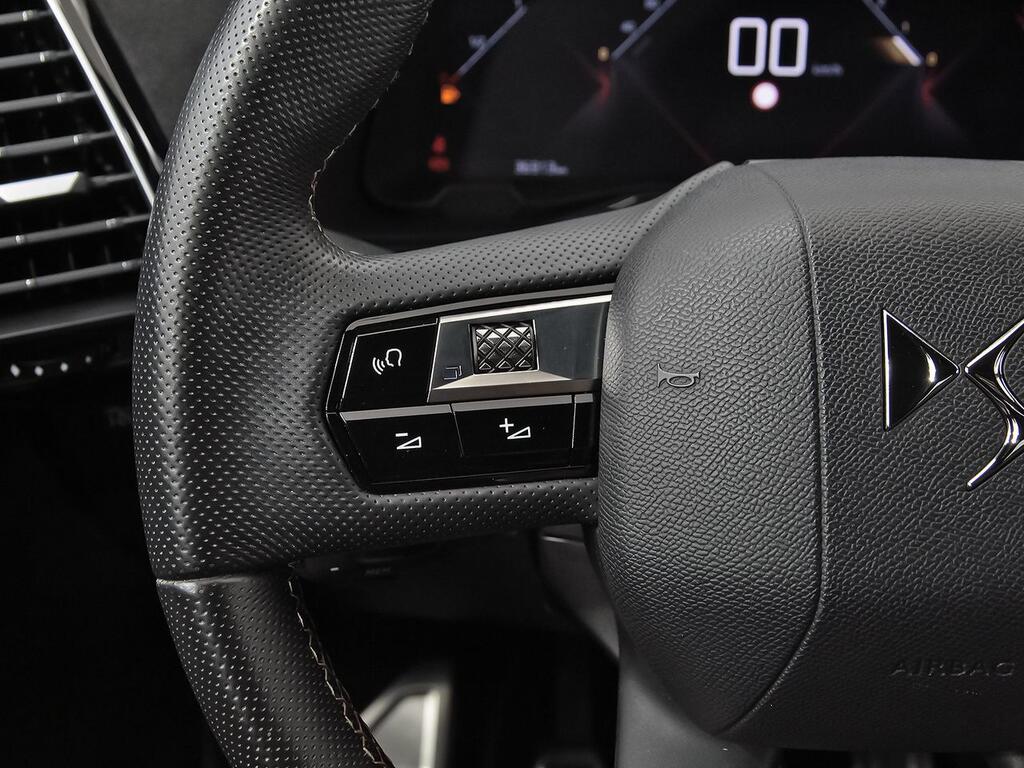 DS DS 7 BlueHDi DE 96kW (130CV) PERFORMANCE LINE 15