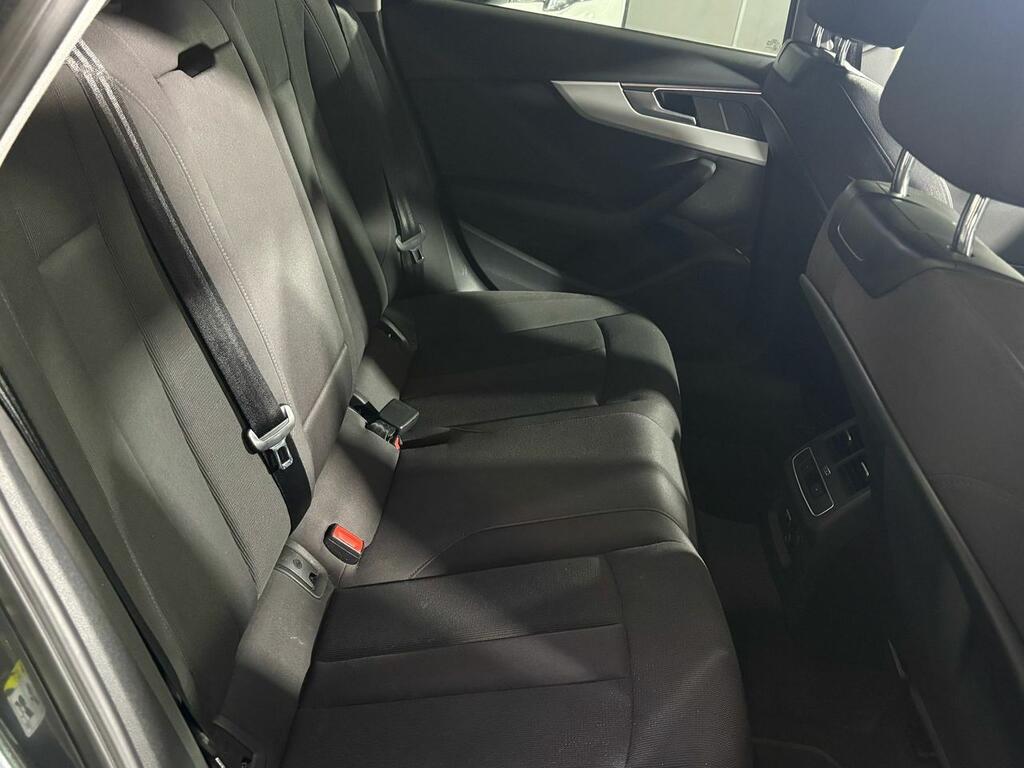 Audi A4 Avant S line 30 TDI 100kW S tronic 9