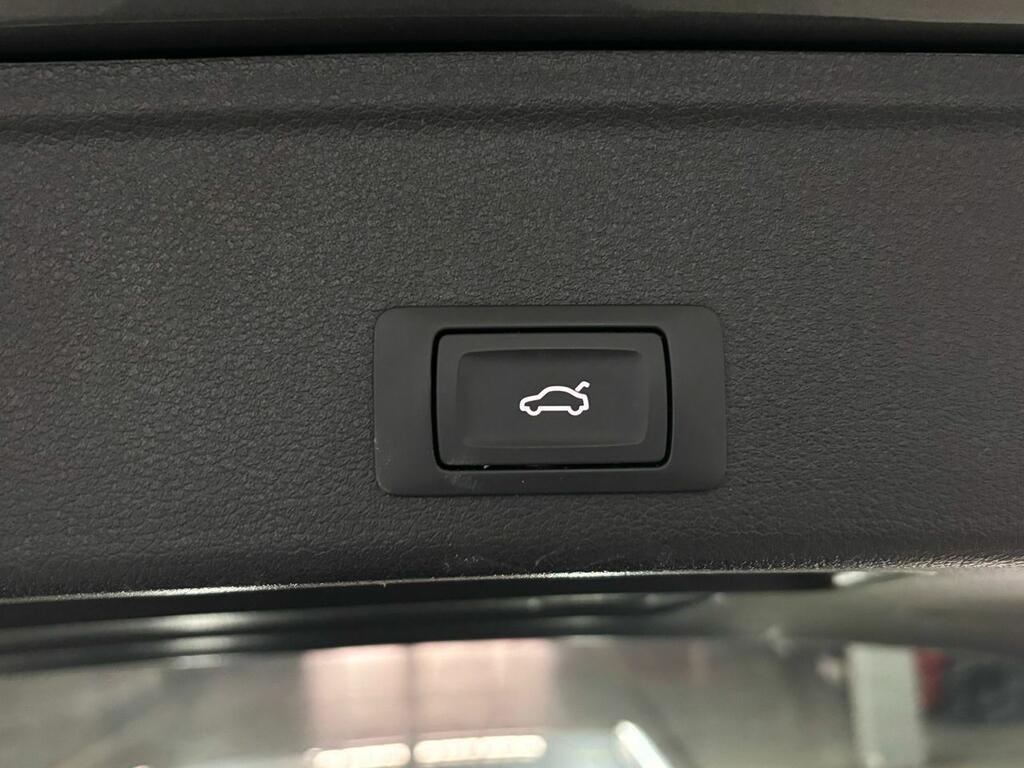 Audi A4 Avant S line 30 TDI 100kW S tronic 30