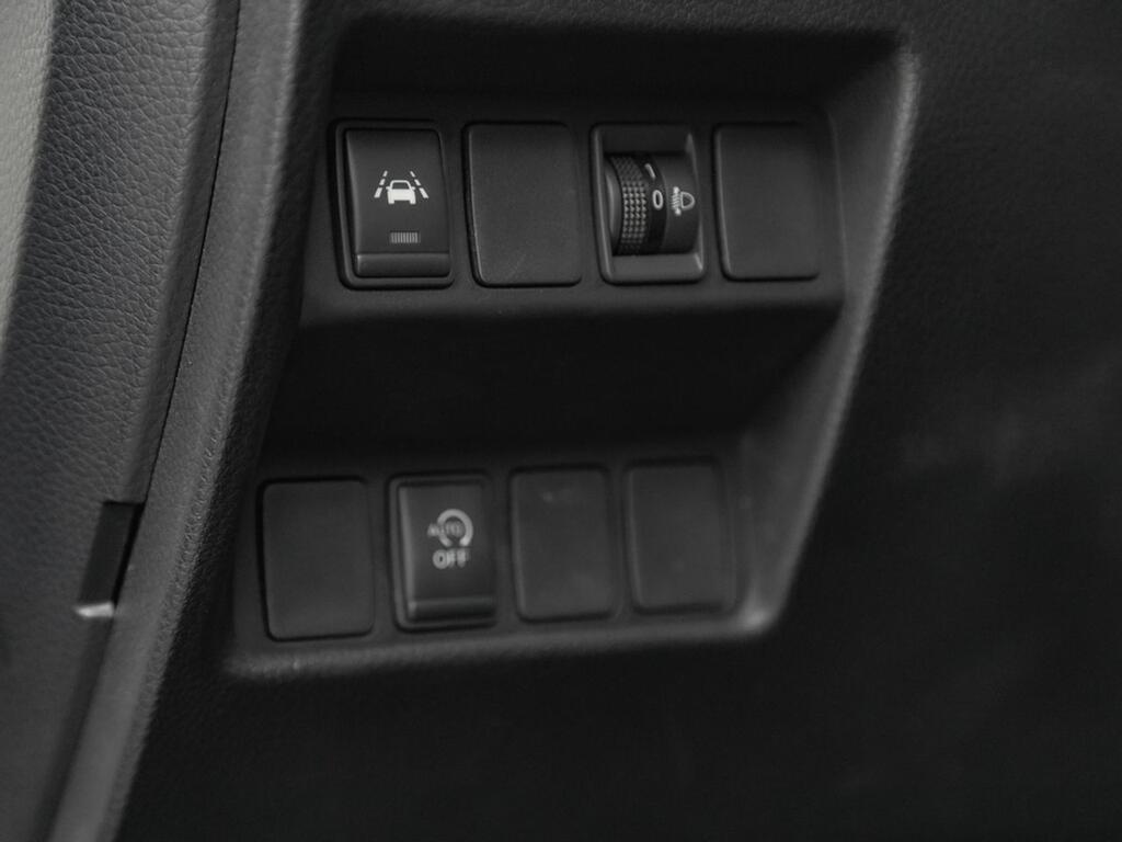 Nissan Qashqai DIG-T 103 kW (140 CV) E6D N-CONNECTA 27