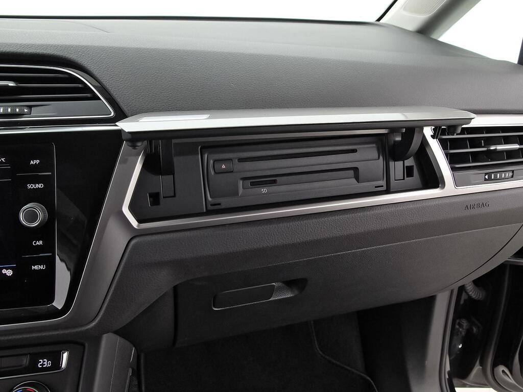 Volkswagen Touran Business 2.0 TDI 85kW (115CV) 31