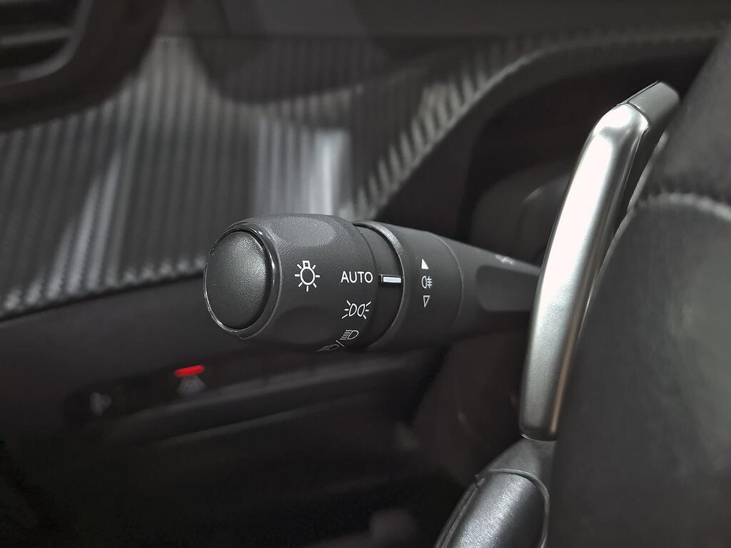 Peugeot 2008 Allure Puretech 130 S&S EAT8 14
