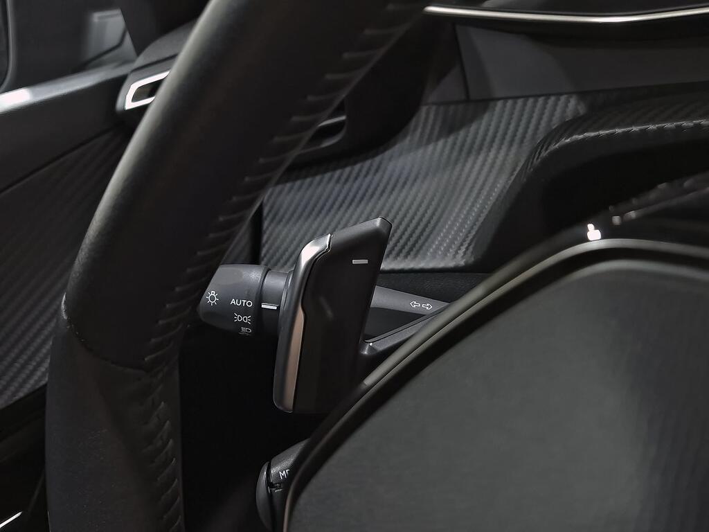 Peugeot 2008 Allure Puretech 130 S&S EAT8 15