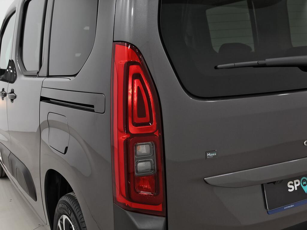 Citroën Berlingo Talla M BlueHDi 130 S&S 6v SHINE 33