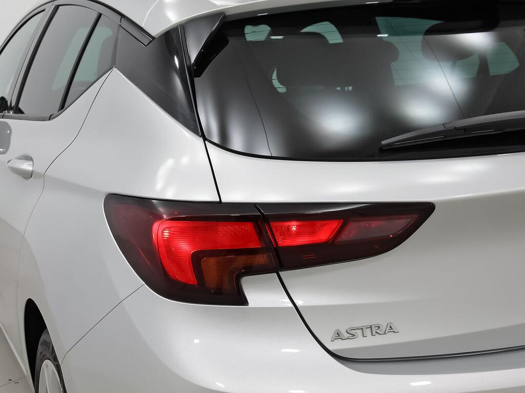 Opel Astra 1.2T SHL 81kW (110CV) GS Line 31