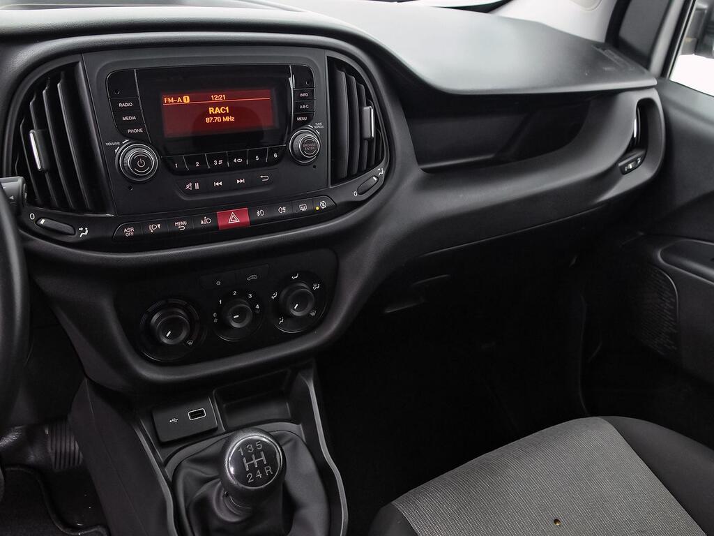 Fiat Doblò 1.3 MULTIJET 95 SX 4P 21