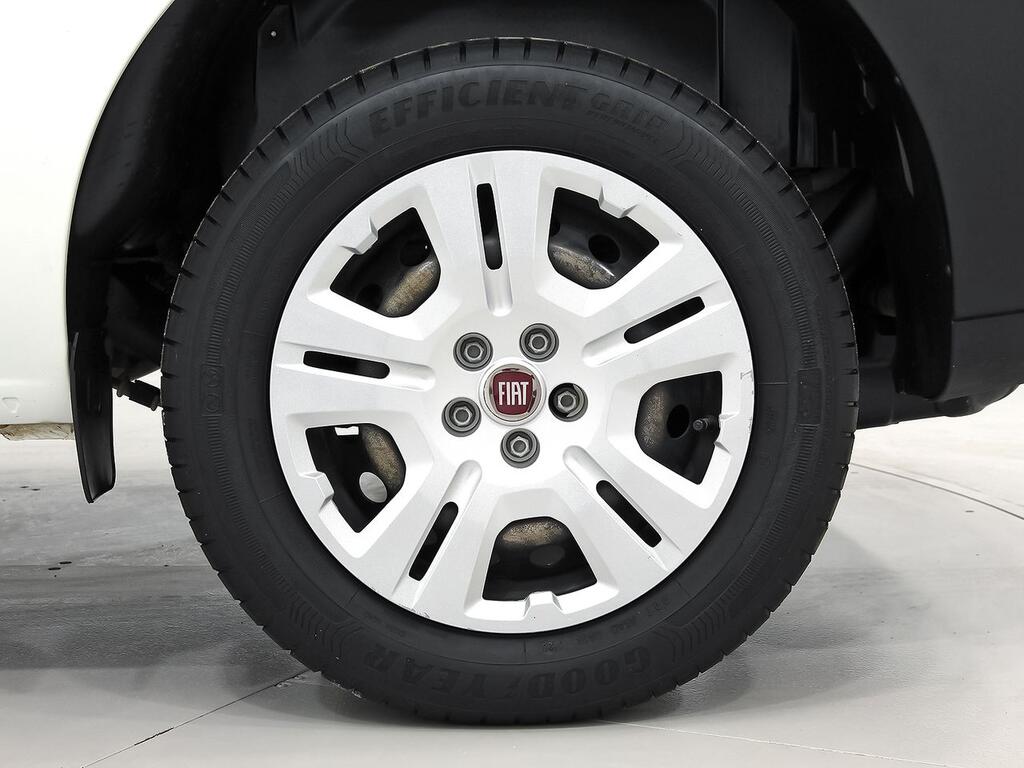 Fiat Doblò 1.3 MULTIJET 95 SX 4P 17