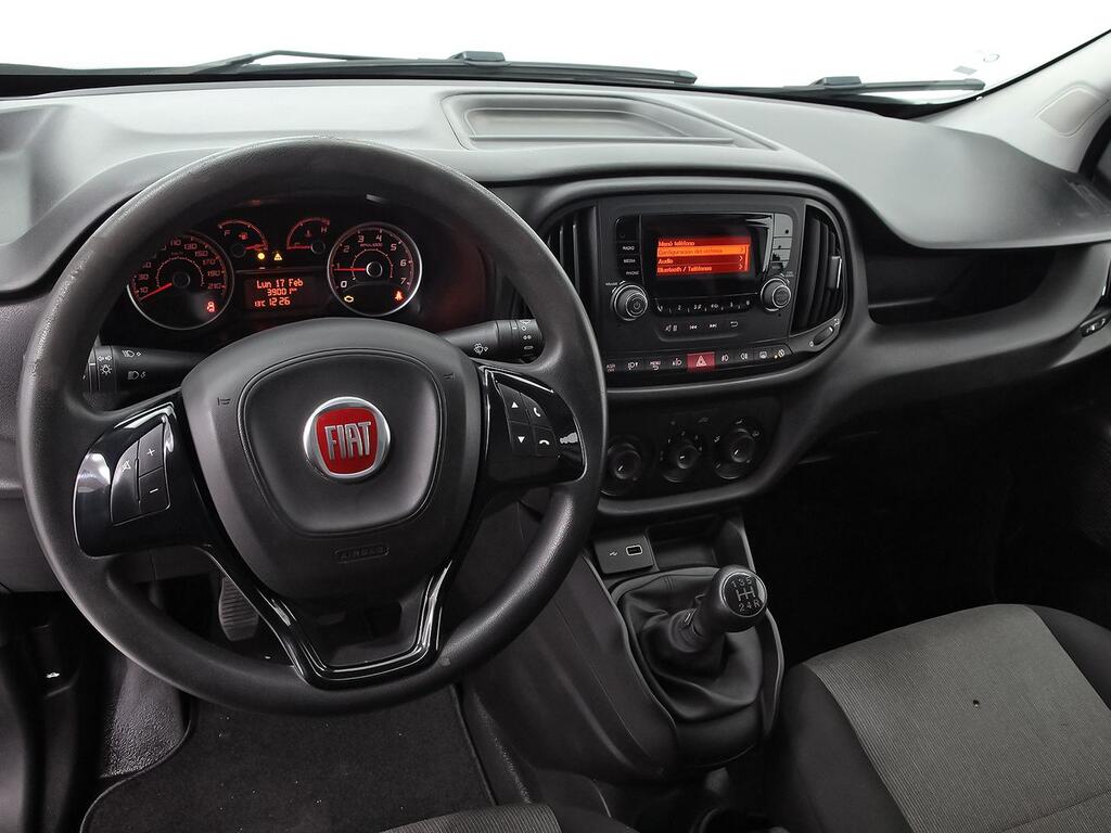 Fiat Doblò 1.3 MULTIJET 95 SX 4P 26
