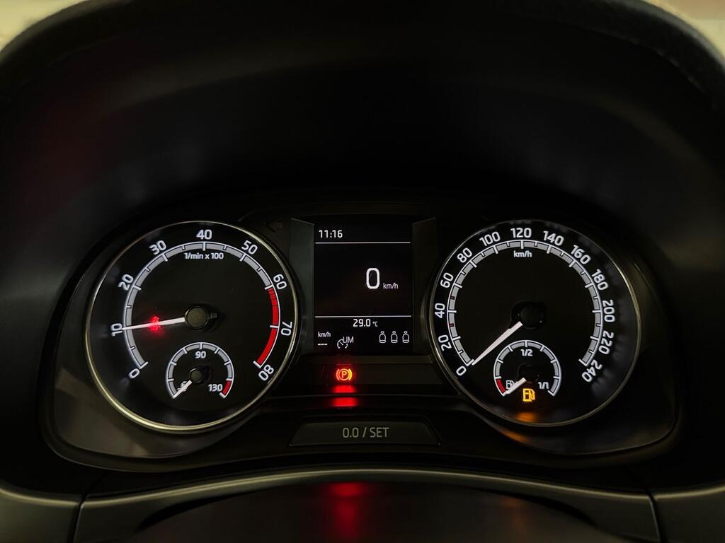 Skoda Fabia 1.0 MPI 44KW (60cv) Urban 11