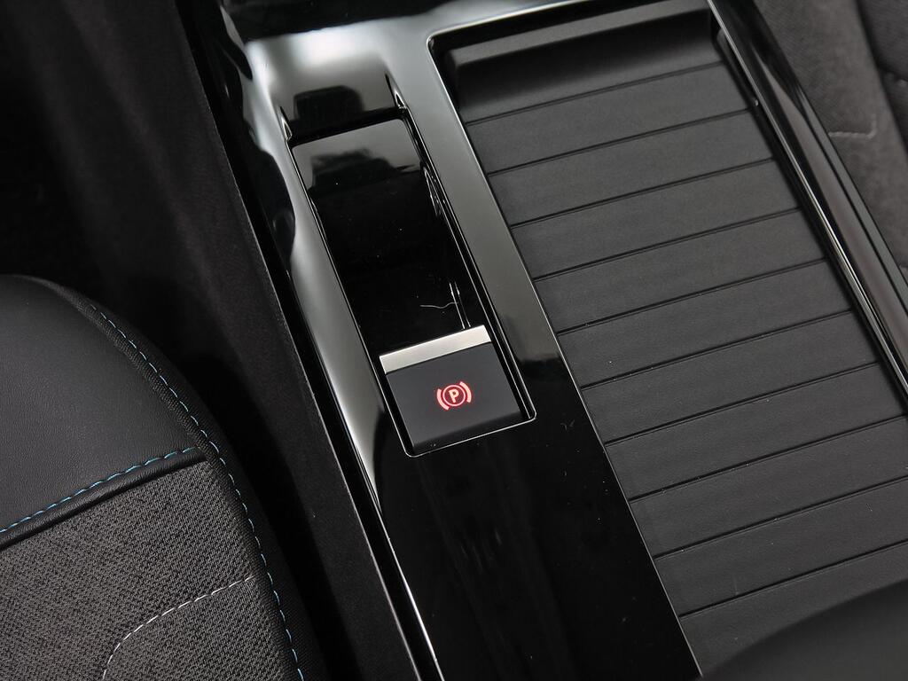 Citroën C4 Hybrid 136 e-DCS6 Plus 34