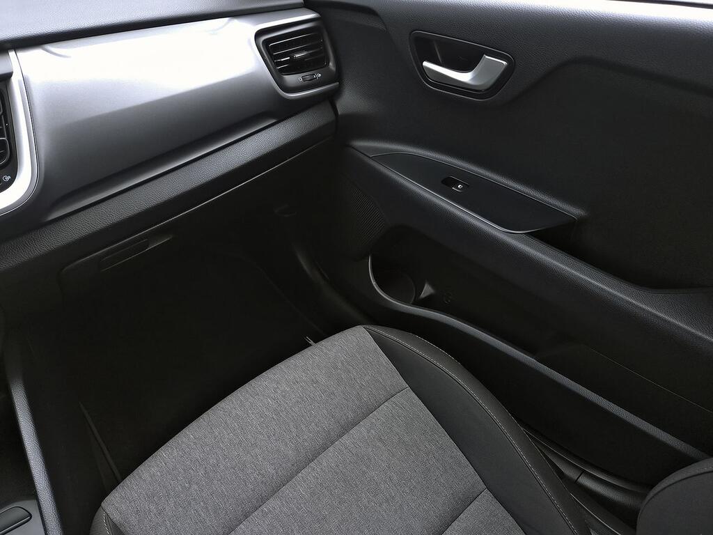 Kia Stonic 1.0 T-GDi 74kW (100CV) MHEV iMT Concept 26