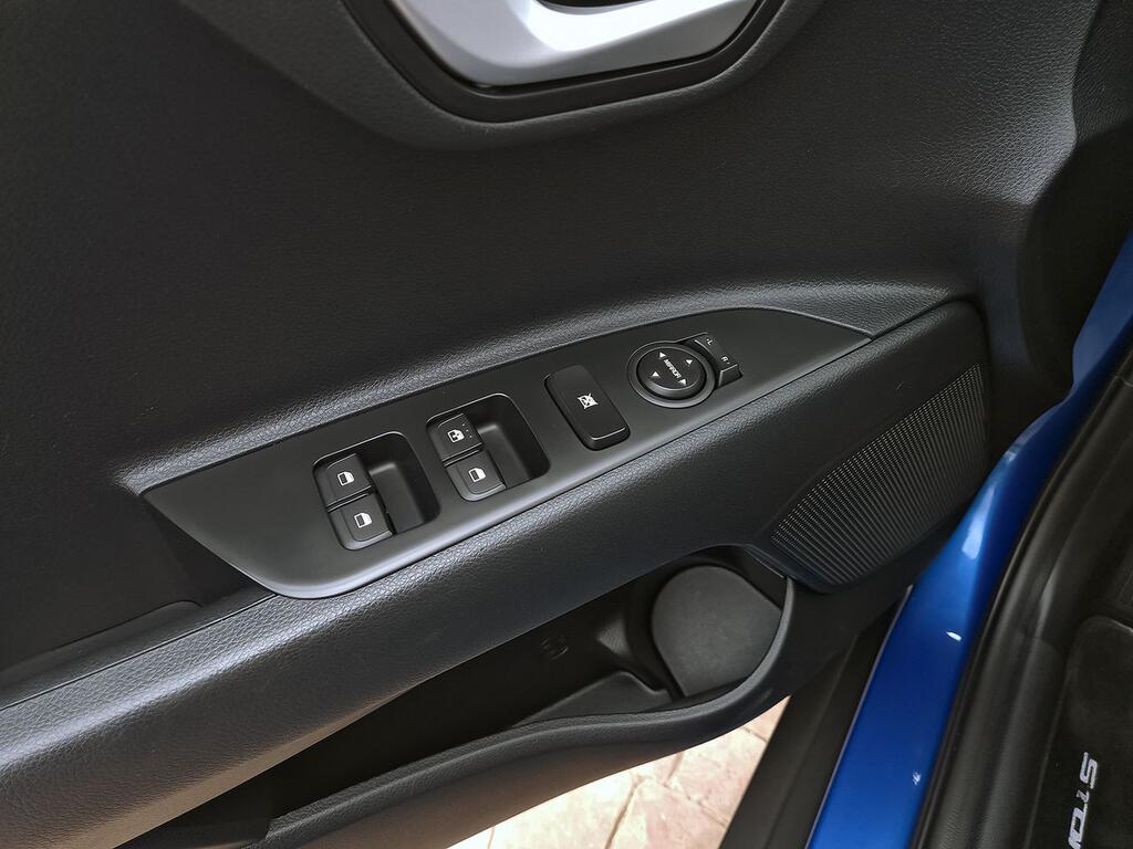 Kia Stonic 1.0 T-GDi 74kW (100CV) MHEV iMT Concept 11