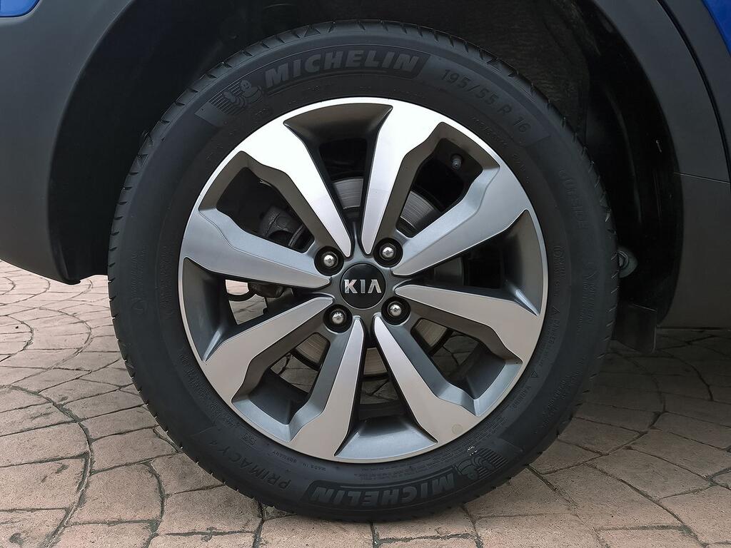 Kia Stonic 1.0 T-GDi 74kW (100CV) MHEV iMT Concept 10