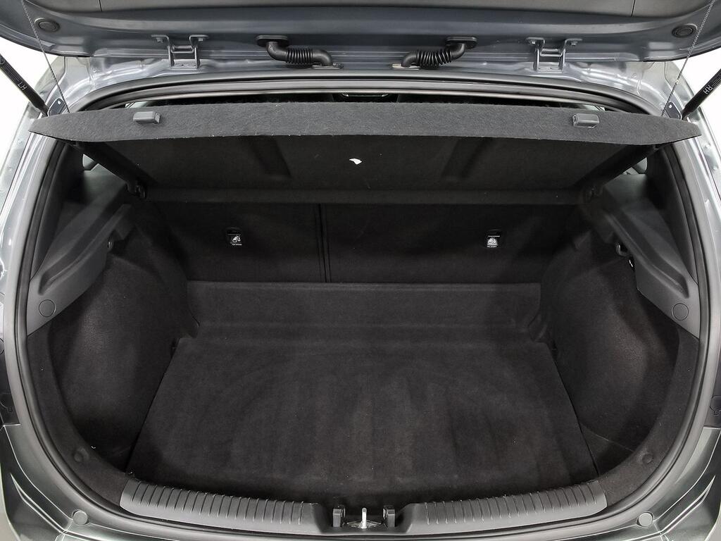 Hyundai i30 1.5 DPI Essence 10